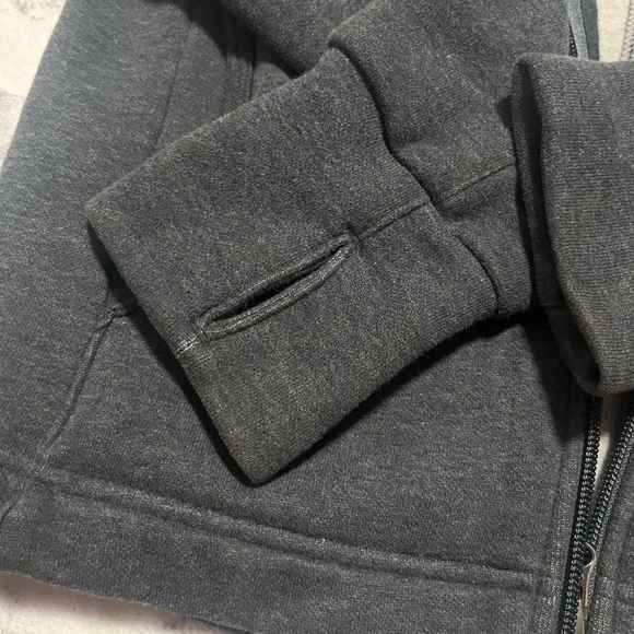 Puma workout jacket - Picture 2 of 4